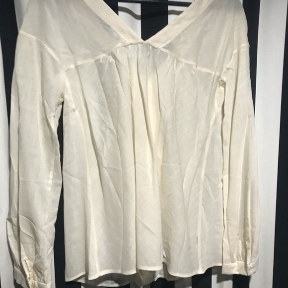 Authentic Chloe Sheer Creme Top - Picture 2 of 9